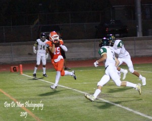 Neever Kryakos catches a TD pass against Mar Vista.